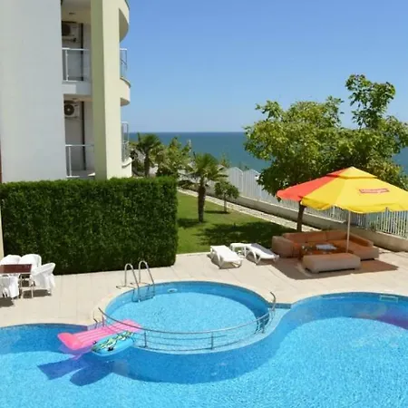 Alex Beach *
